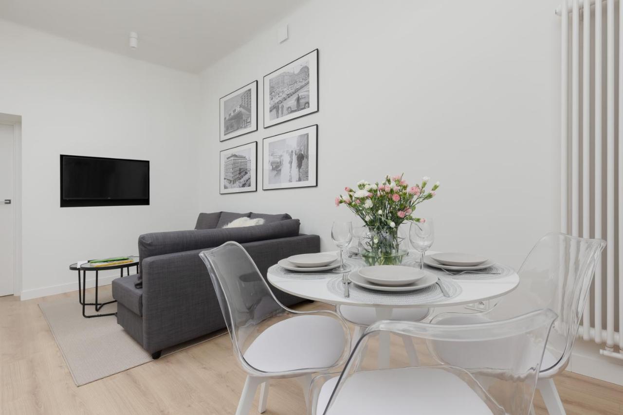 Spacious With Panoramic View Of By Renters Lägenhet *