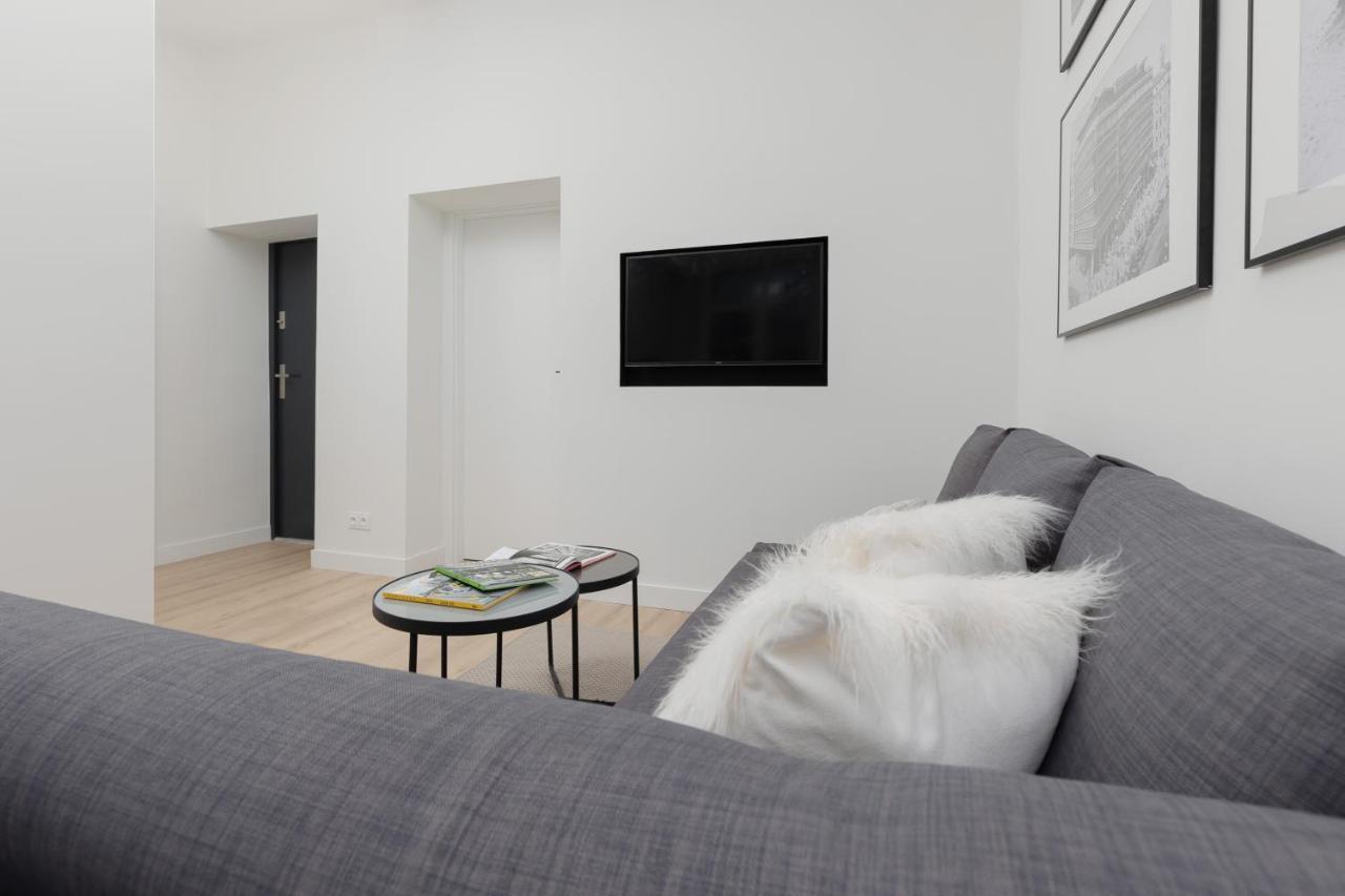 Spacious With Panoramic View Of By Renters Lägenhet Warszawa