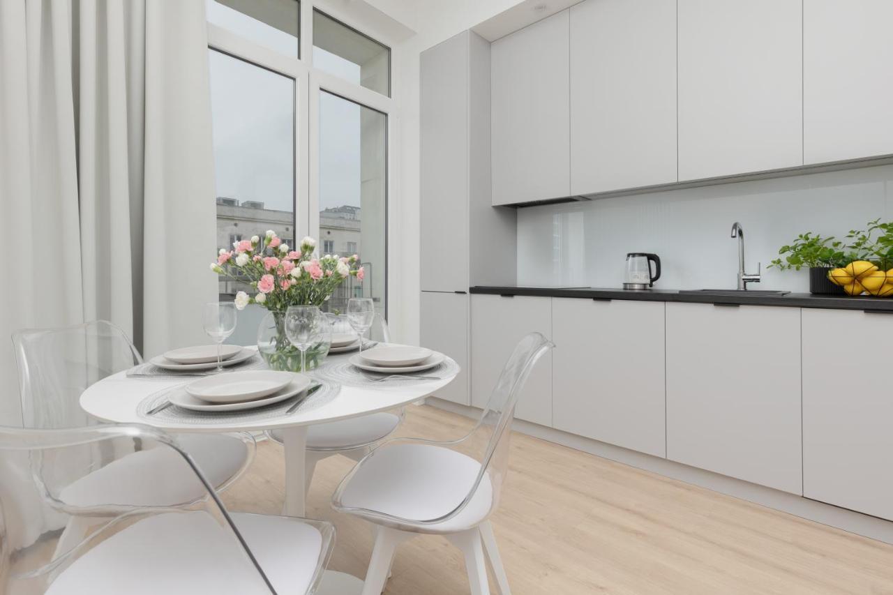 Spacious With Panoramic View Of By Renters Apartment Warschau