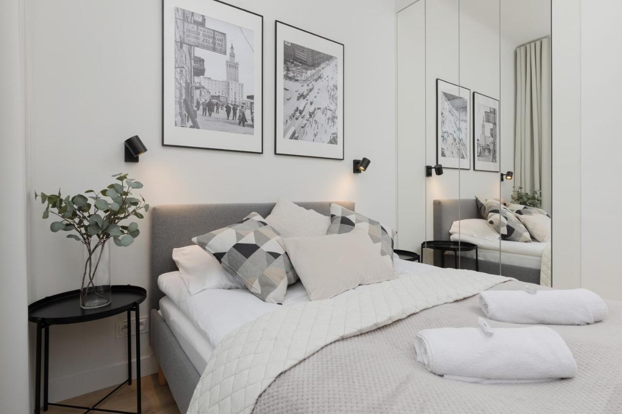 Spacious With Panoramic View Of By Renters Lägenhet